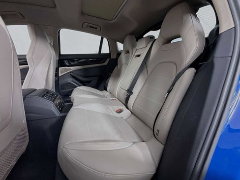 Used 2025 Porsche Panamera image 23