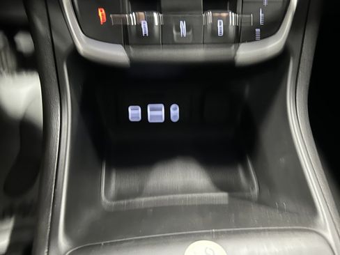 Used 2023 GMC Terrain SLT image 31