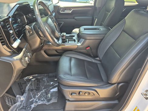 Used 2022 Chevrolet Silverado 1500 RST w/ Convenience Package II AWD/4WD image 11