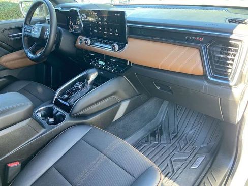 Used 2024 GMC Canyon AT4 image 24