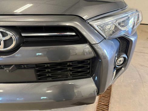 Certified 2022 Toyota 4Runner SR5 Premium w/ Moonroof Package AWD/4WD image 5