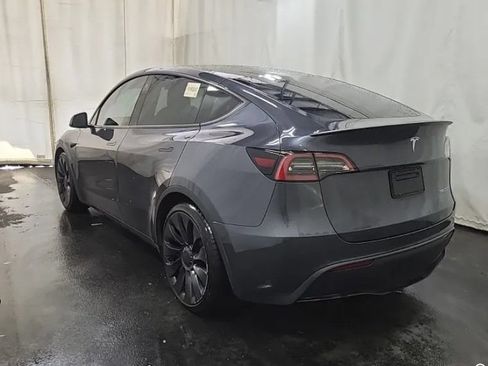 Used 2022 Tesla Model Y Performance AWD/4WD image 3