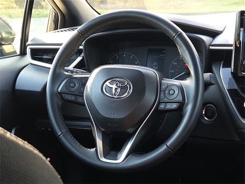 Used 2025 Toyota Corolla SE image 13