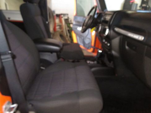 Used 2012 Jeep Wrangler Sahara image 24