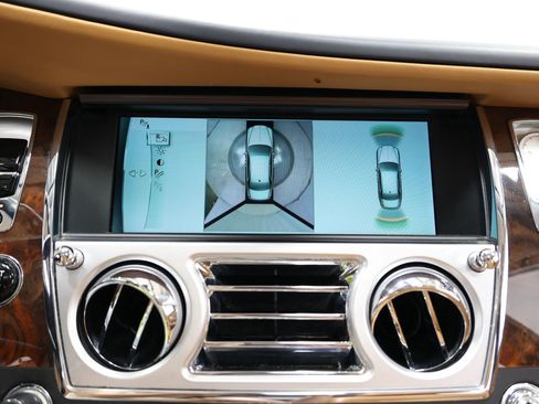Used 2016 Rolls-Royce Ghost image 27