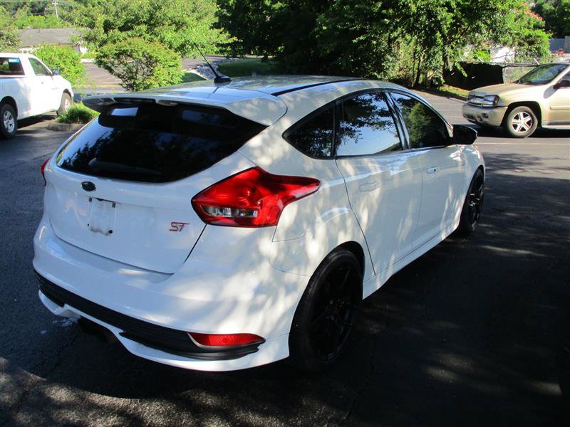 Used 2016 Ford Focus ST w/ Equipment Group 401A FWD image 7
