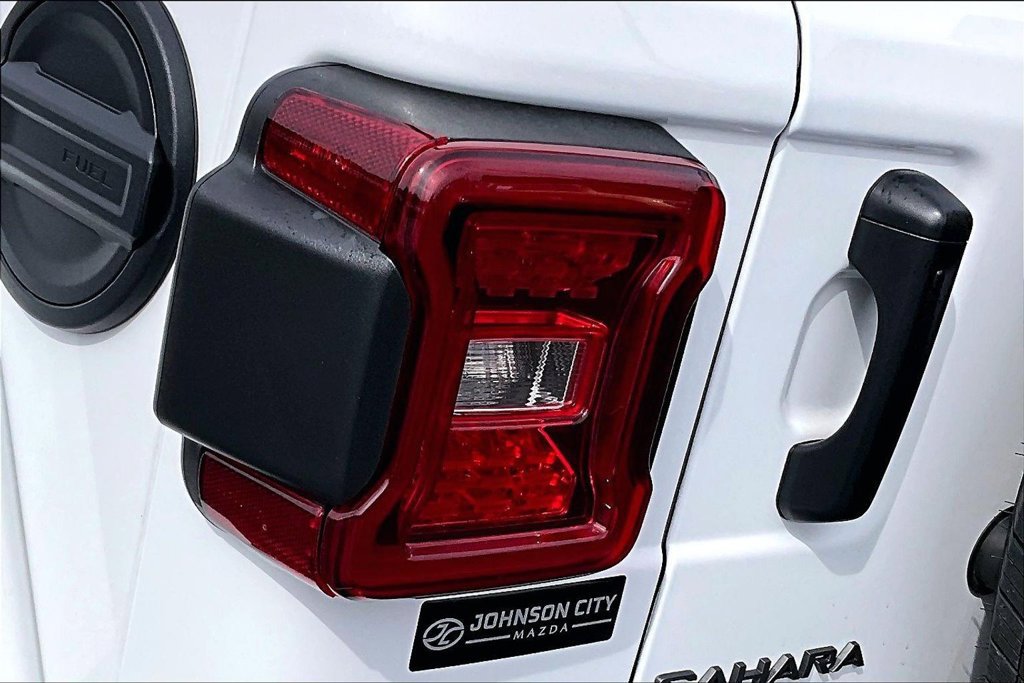 Used 2026 Jeep Wrangler Unlimited Sahara AWD/4WD image 30