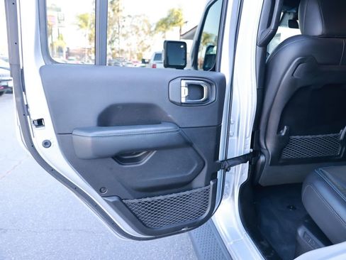 Used 2024 Jeep Wrangler High Altitude AWD/4WD image 38