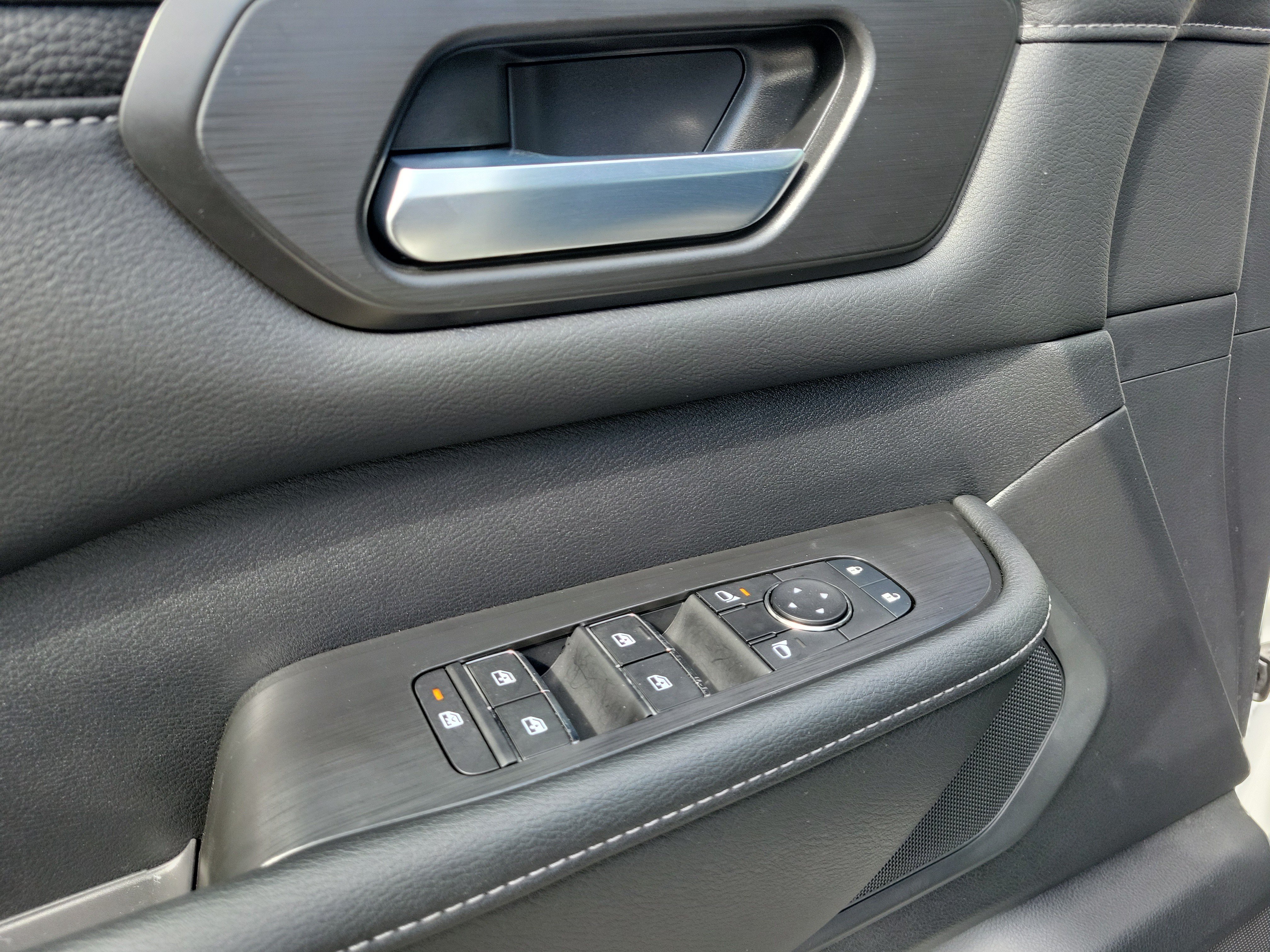 Certified 2026 Nissan Armada SV RWD image 14