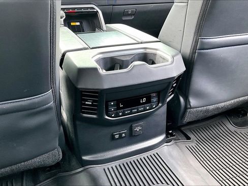 Used 2024 Toyota Sequoia Platinum image 34