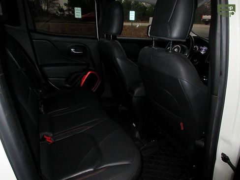 Used 2015 Jeep Renegade Trailhawk w/ Premium Leather Group image 20