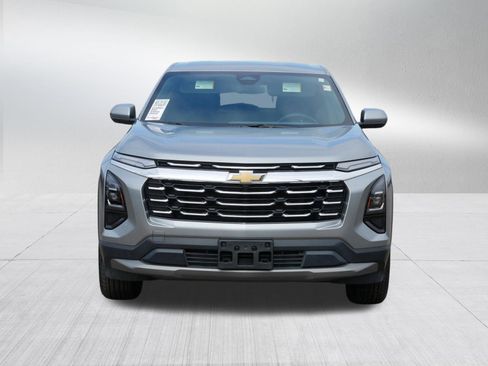 Used 2025 Chevrolet Equinox LT image 2