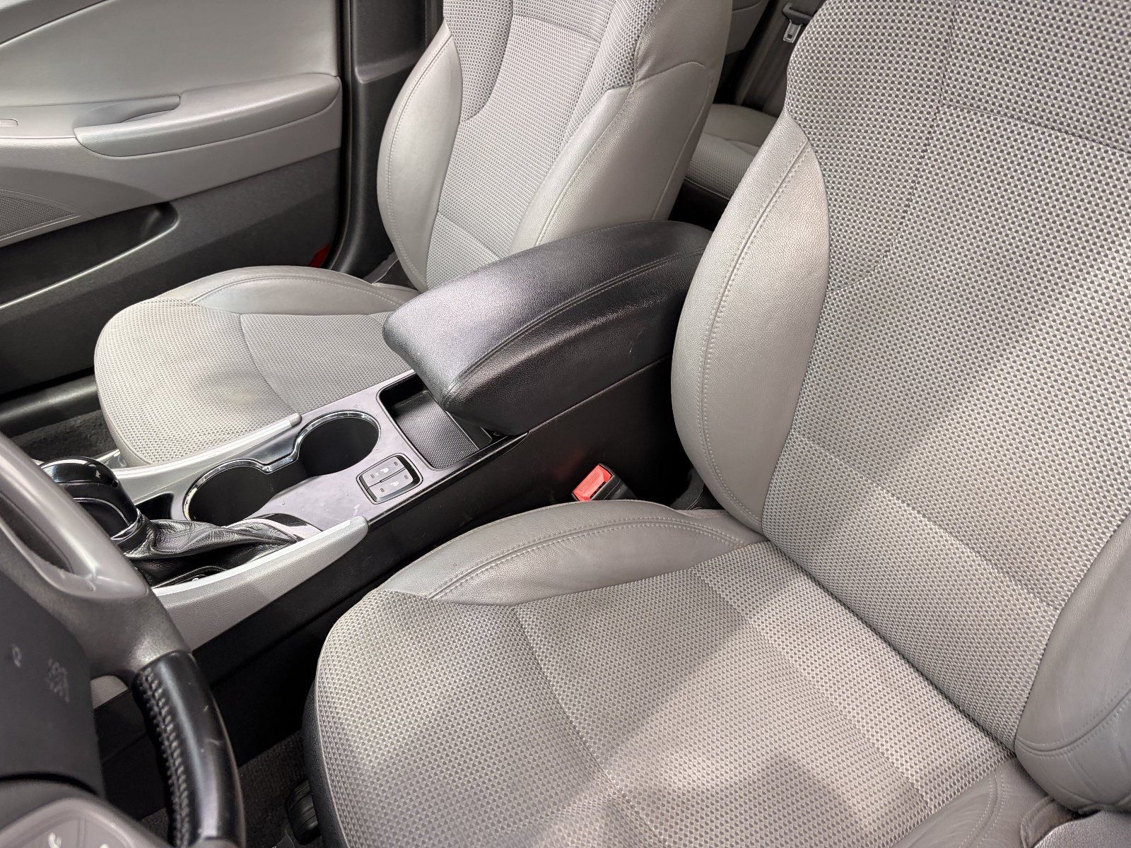 Used 2013 Hyundai Sonata SE FWD image 17