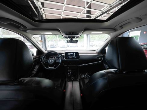 Used 2023 Nissan Rogue SL w/ SL Premium Package image 19