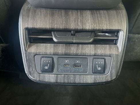 Used 2023 Nissan Ariya FWD image 28