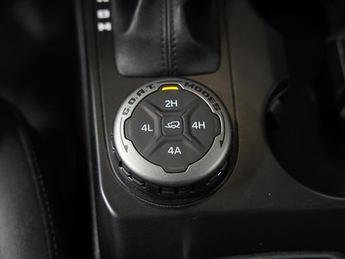 Used 2025 Ford Bronco Badlands AWD/4WD image 44