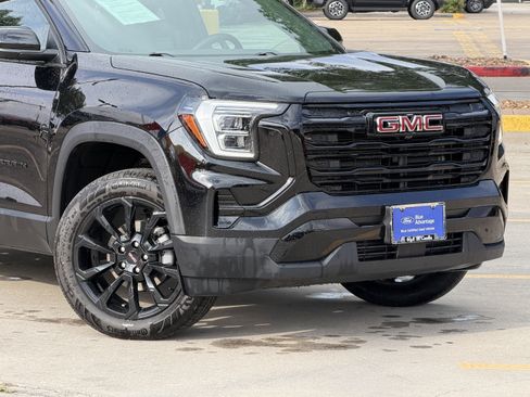 Used 2026 GMC Terrain Elevation w/ Elevation Premium Package FWD image 2