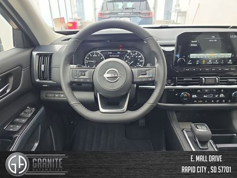 New 2025 Nissan Pathfinder SL AWD/4WD image 13