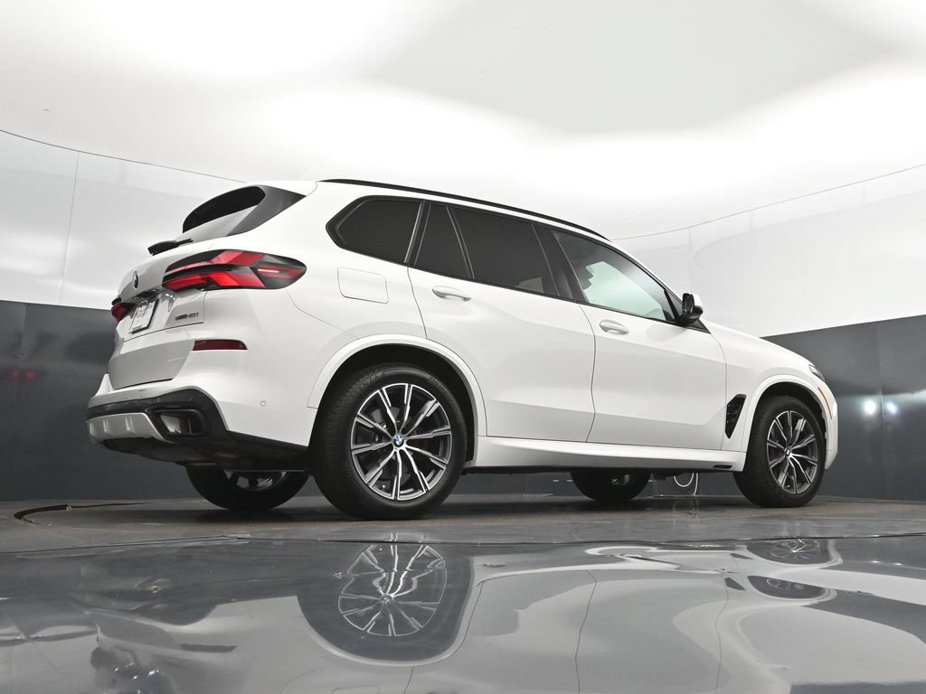 Used 2026 BMW X5 sDrive40i w/ M Sport Package RWD image 42