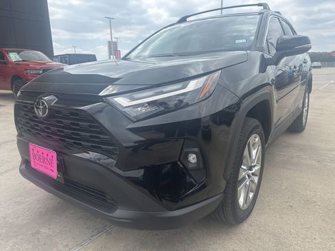 Used 2025 Toyota RAV4 XLE Premium image 3