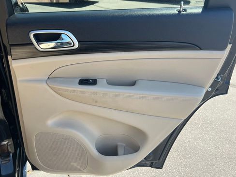 Used 2022 Jeep Grand Cherokee Laredo E w/ Security & Convenience Group image 20