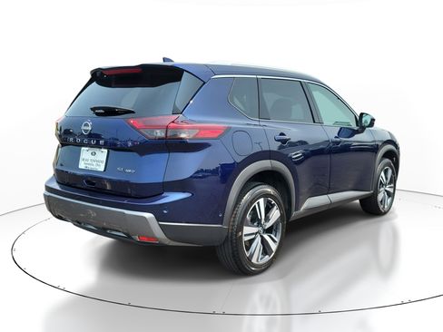Used 2026 Nissan Rogue SL AWD/4WD image 4