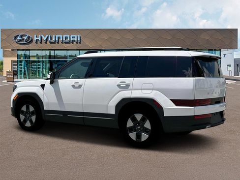 Used 2026 Hyundai Santa Fe SEL FWD image 4