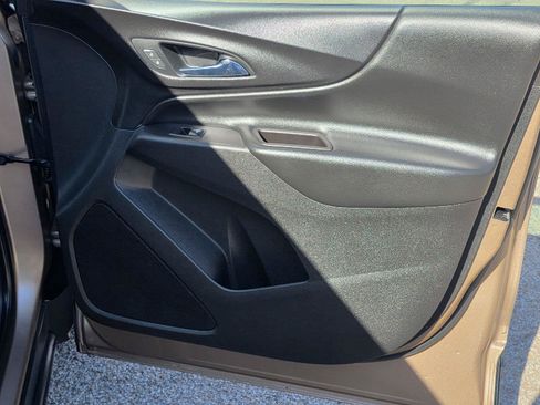 Used 2019 Chevrolet Equinox LT w/ Driver Convenience Package FWD image 28