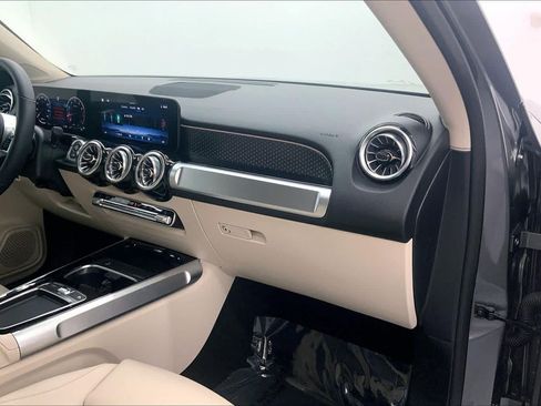 Used 2026 Mercedes-Benz GLB 250 image 23