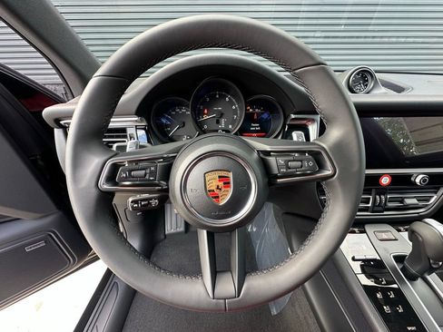 Used 2026 Porsche Macan AWD/4WD image 21