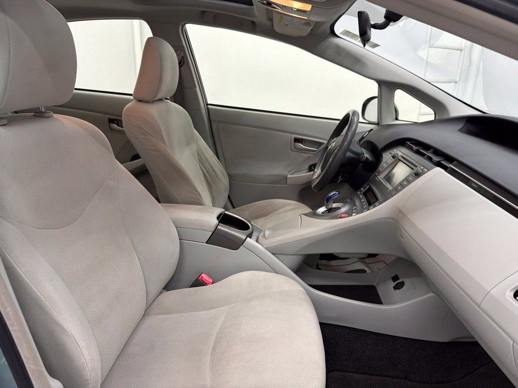 Used 2012 Toyota Prius Three w/ Solar Roof Pkg FWD image 31