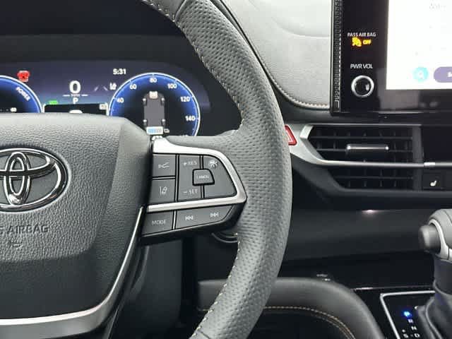 Used 2026 Toyota Sienna XLE Woodland Edition AWD/4WD image 10