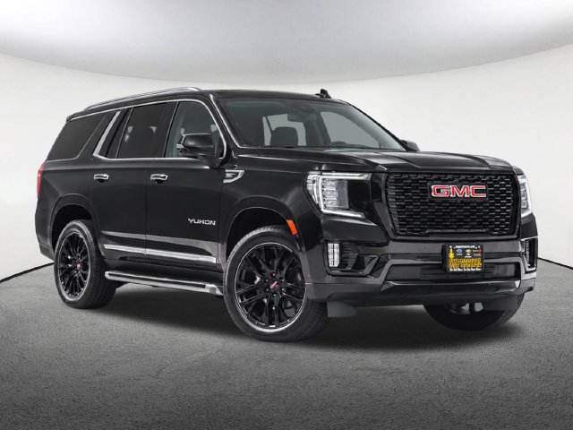 Used 2021 GMC Yukon SLT w/ SLT Premium Package AWD/4WD image 2