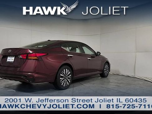 Used 2025 Nissan Altima 2.5 SV FWD image 8