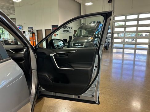 Used 2025 Toyota RAV4 LE AWD/4WD image 35