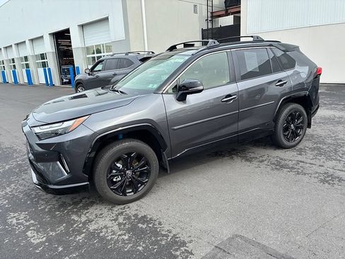 Certified 2025 Toyota RAV4 XSE w/ Advanced Technology Package AWD/4WD image 15