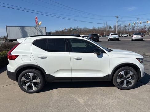 New 2026 Volvo XC40 B5 Plus w/ Protection Package Premier AWD/4WD image 5