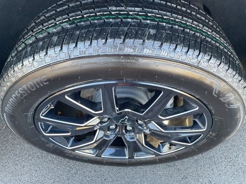 Used 2024 Chevrolet Tahoe Premier image 10