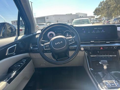 Used 2023 Kia Carnival SX Prestige image 48