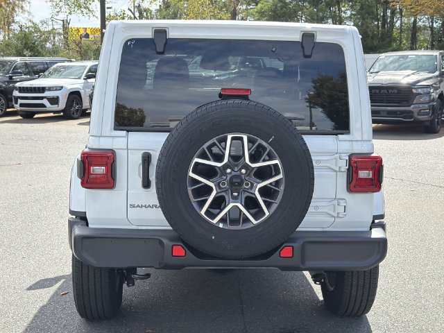 Used 2026 Jeep Wrangler Unlimited Sahara AWD/4WD image 12