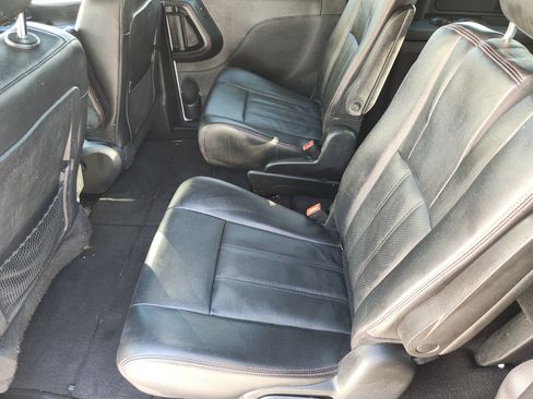 Used 2020 Dodge Grand Caravan GT FWD image 30