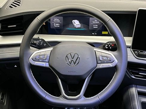 New 2026 Volkswagen Tiguan SE image 9