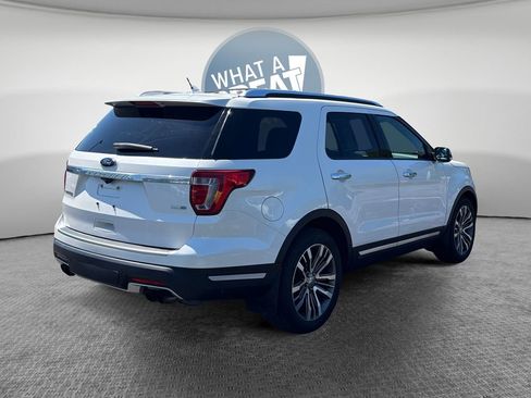 Used 2018 Ford Explorer Platinum AWD/4WD image 3