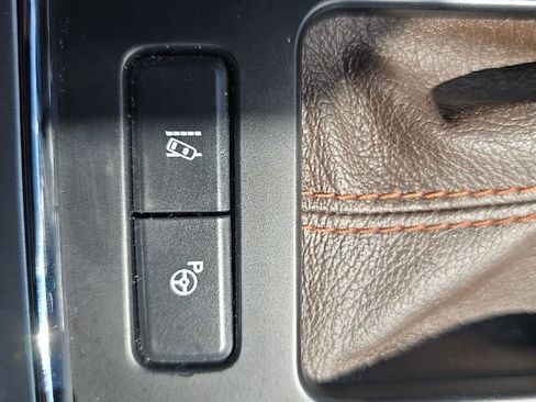 Used 2018 Ford F150 King Ranch w/ Equipment Group 601A Luxury AWD/4WD image 23