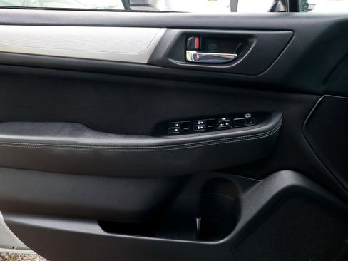 Used 2017 Subaru Legacy 2.5i Premium image 40