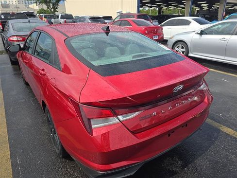 Used 2021 Hyundai Elantra SEL w/ Cargo Package FWD image 5