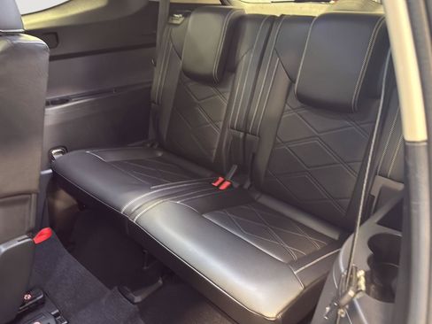 Used 2024 Volkswagen Atlas SE AWD/4WD image 10
