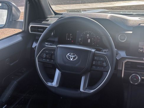 New 2026 Toyota 4Runner SR5 AWD/4WD image 18
