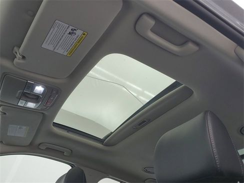 Used 2024 Kia Telluride SX image 19