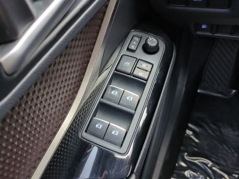 Used 2019 Toyota C-HR Limited FWD image 17